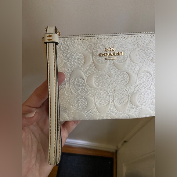 Coach Corner Zip Wristlet In Signature Patent Leather Gold/White - Picture 3 of 11